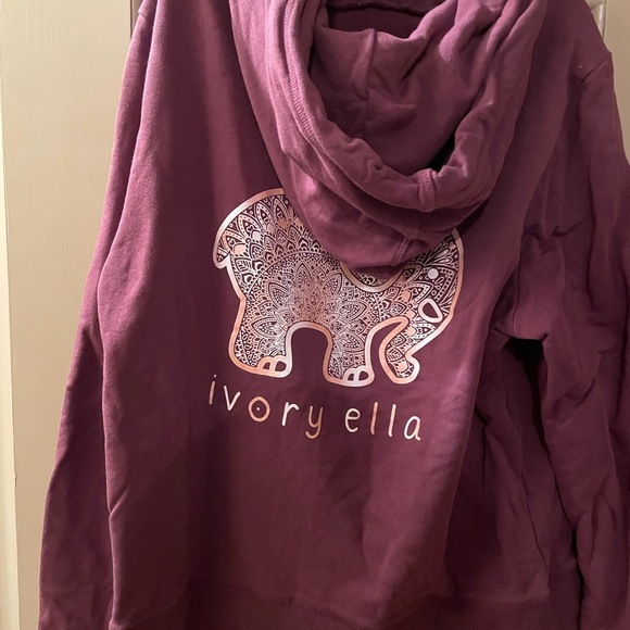 Ivory Ella size large. - Picture 4 of 7